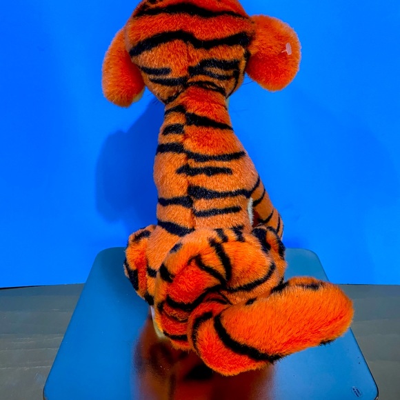 WALT DISNEY VTG WINNIE THE POOH COLLECTIBLE TIGGER WITH EXTRA LONG CURLY TAIL - Picture 3 of 11